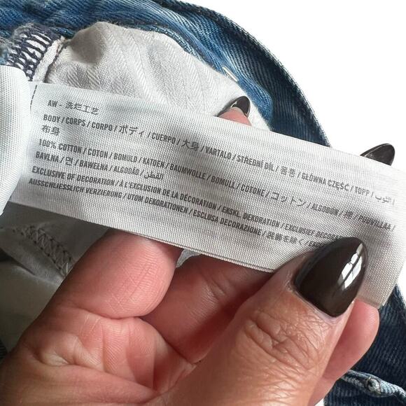 Abercrombie & Fitch Women's Boyfriend Short Midrise Distressed Medium Wash Sz16 - Picture 4 of 7